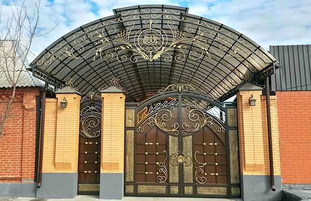 Купить или заказать ворота для дома с навесом - стильные и надежные решения для вашего участка в Выксе от 42691 руб | ВоротМастер-Вкс